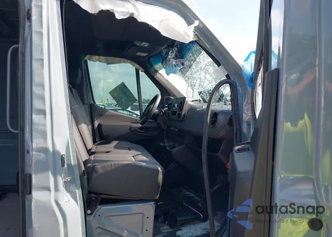 2024 Mercedes-Benz Sprinter 2500 Standard Roof 4-Cyl Diesel из США, поврежденный, VIN W1Y4KBHYXRT167328